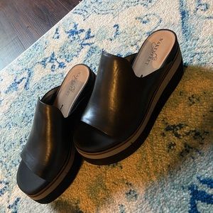 naked Feet Women's Flow Platform Sandals
6.5